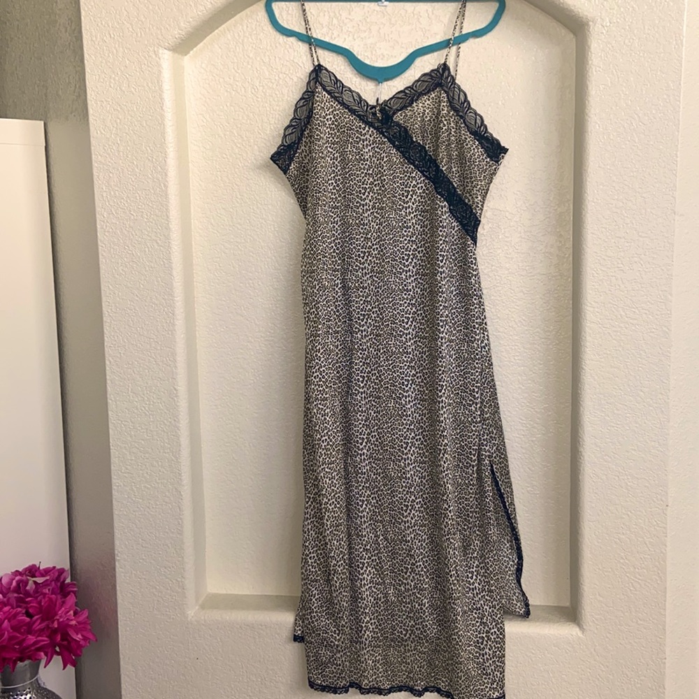 |vintage|grunge|indie| leopard print midi slip dress w: black lace trim🖤